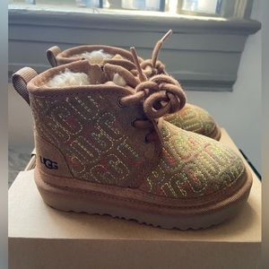Graphic Stitch toddler Uggs